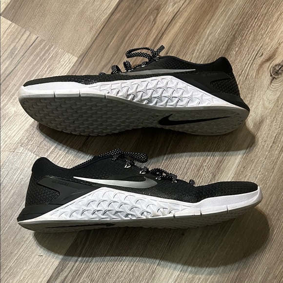 Nike Metcon 4 Cross Trainers 924593-001 - Picture 1 of 4